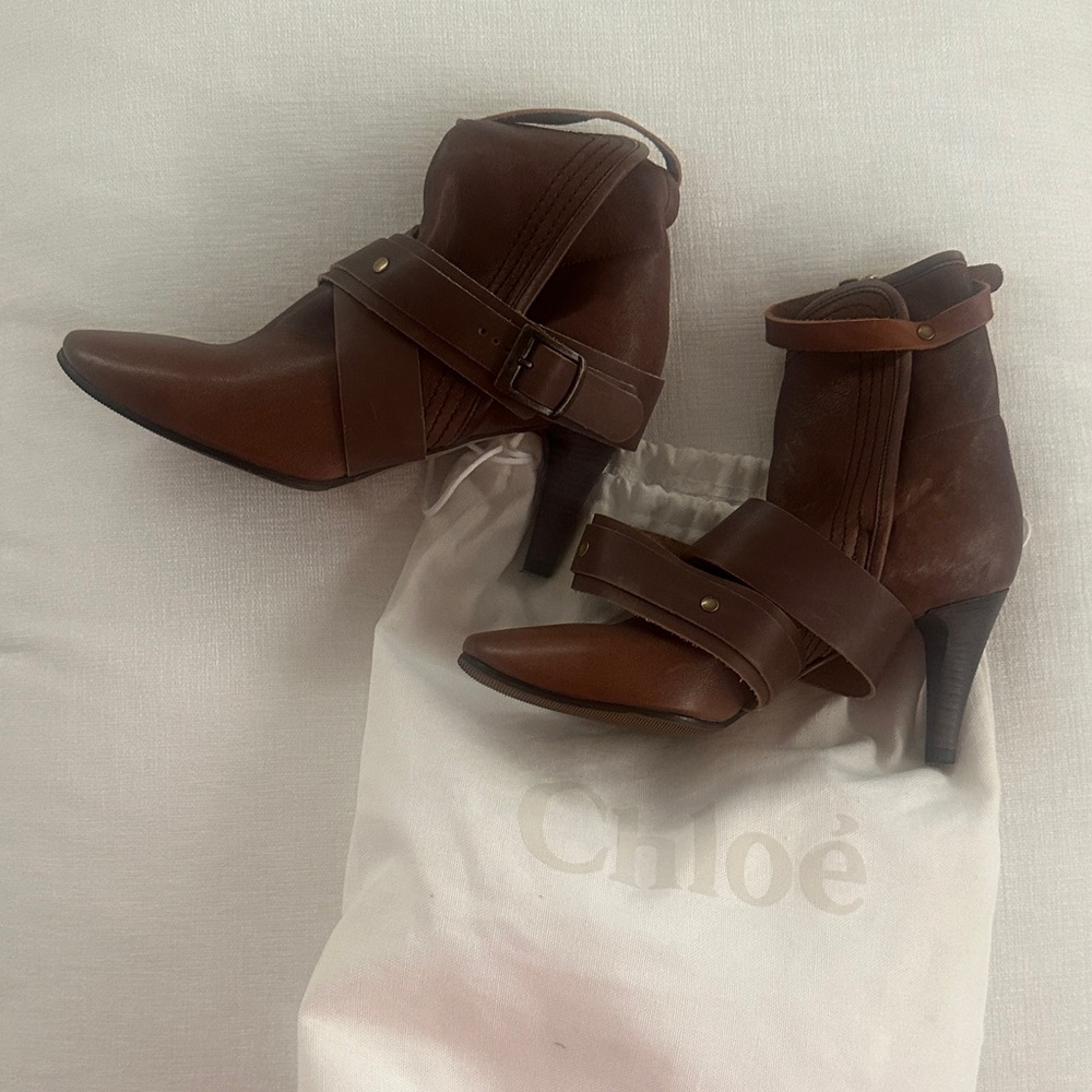 Authentic Chloe Women's Brown Leather Ankle Boots Belt Detail Size 37 NWOT